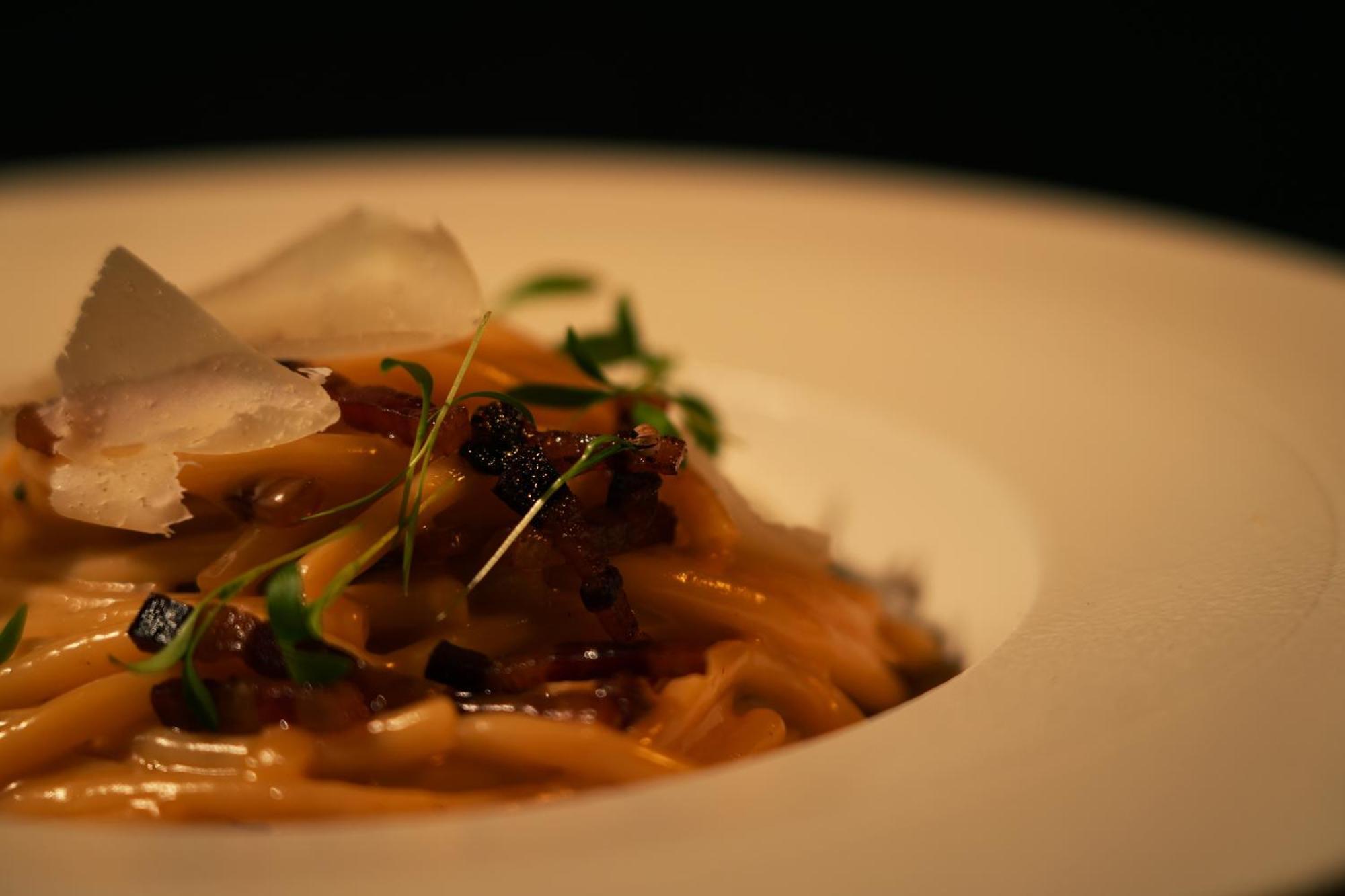 Grand Hotel Yerevan - Small Luxury Hotels Of The World Kültér fotó A plate of pasta