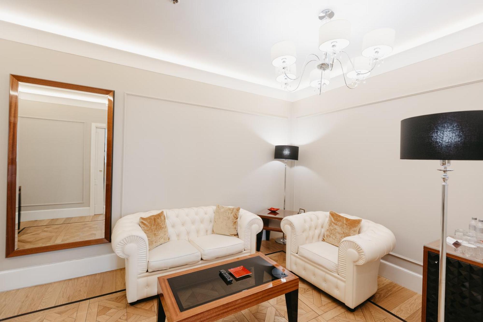 Grand Hotel Yerevan - Small Luxury Hotels Of The World Kültér fotó