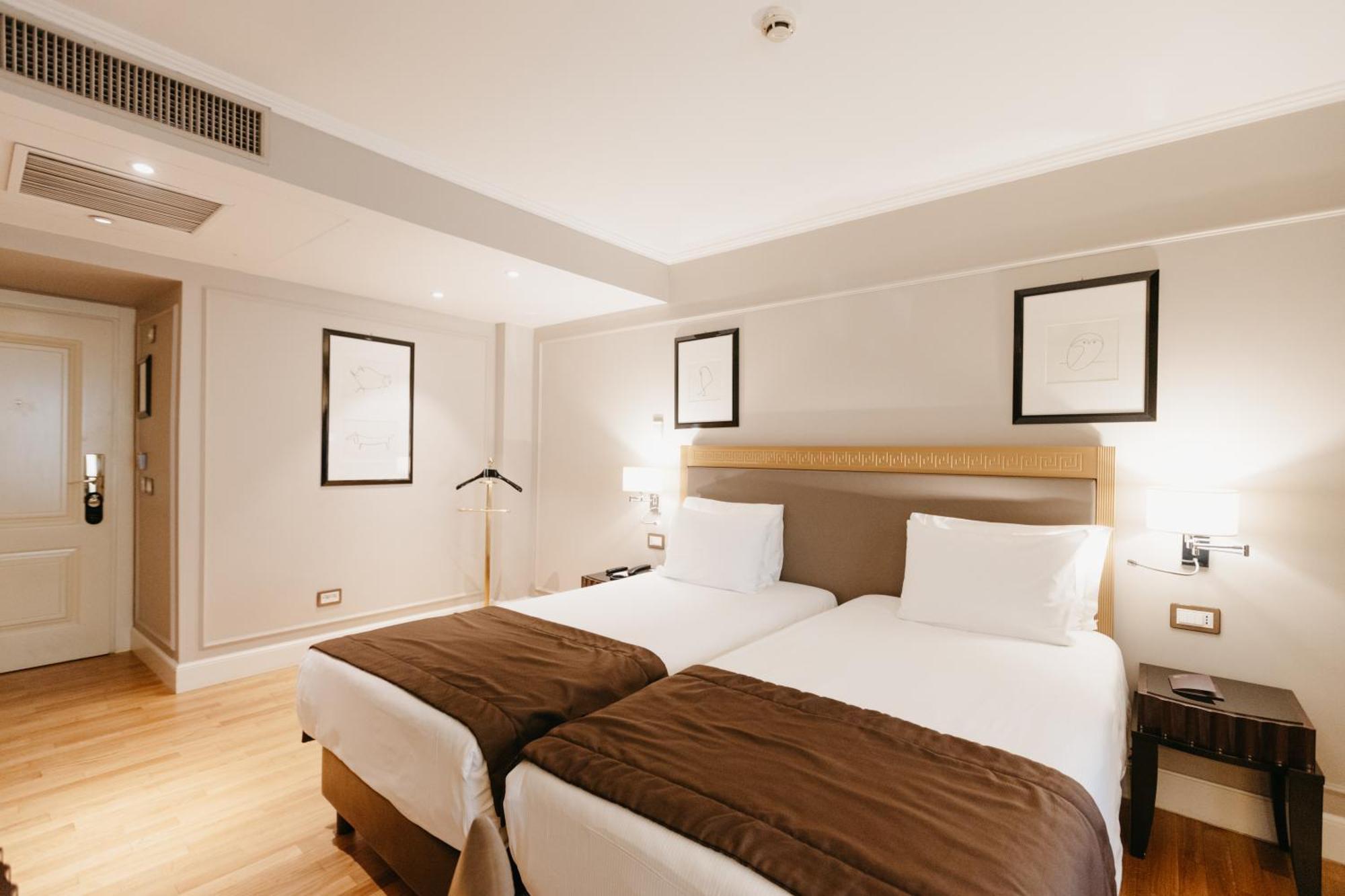 Grand Hotel Yerevan - Small Luxury Hotels Of The World Kültér fotó
