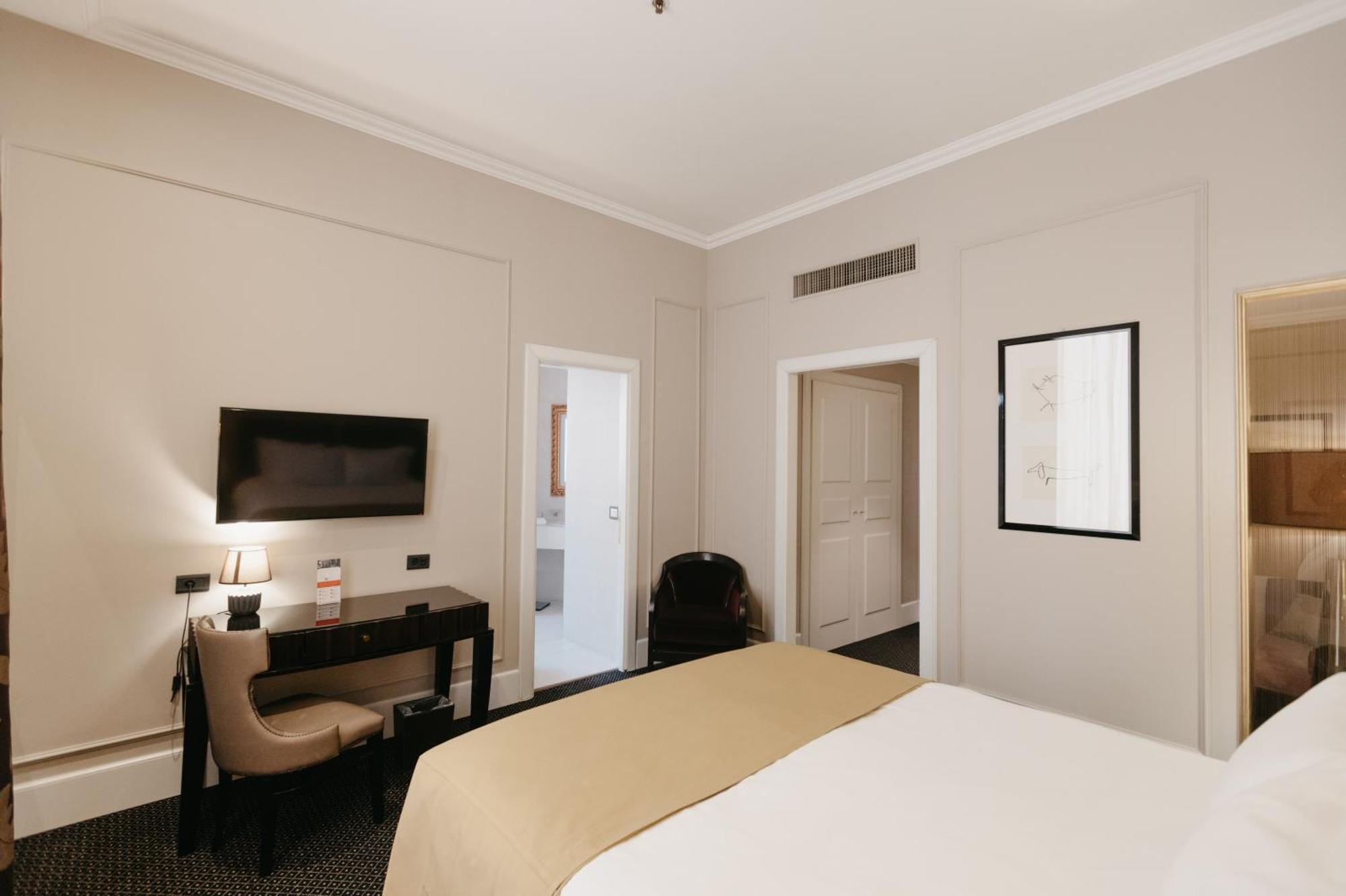 Grand Hotel Yerevan - Small Luxury Hotels Of The World Kültér fotó