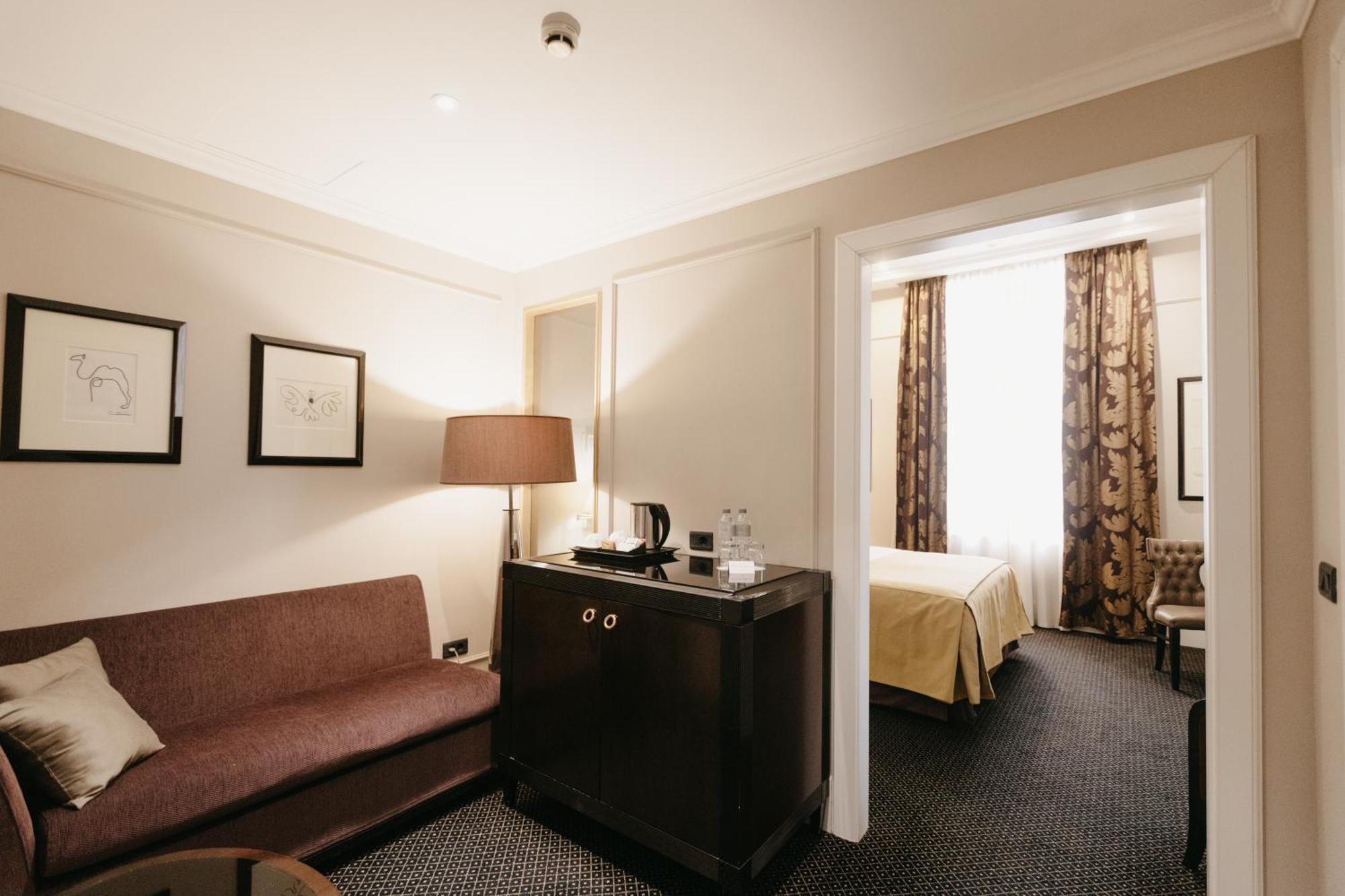Grand Hotel Yerevan - Small Luxury Hotels Of The World Kültér fotó