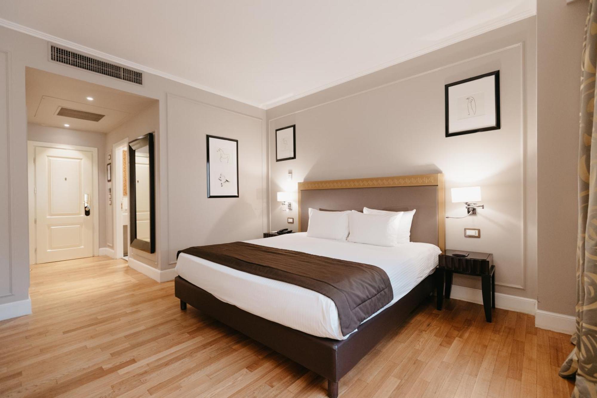 Grand Hotel Yerevan - Small Luxury Hotels Of The World Kültér fotó