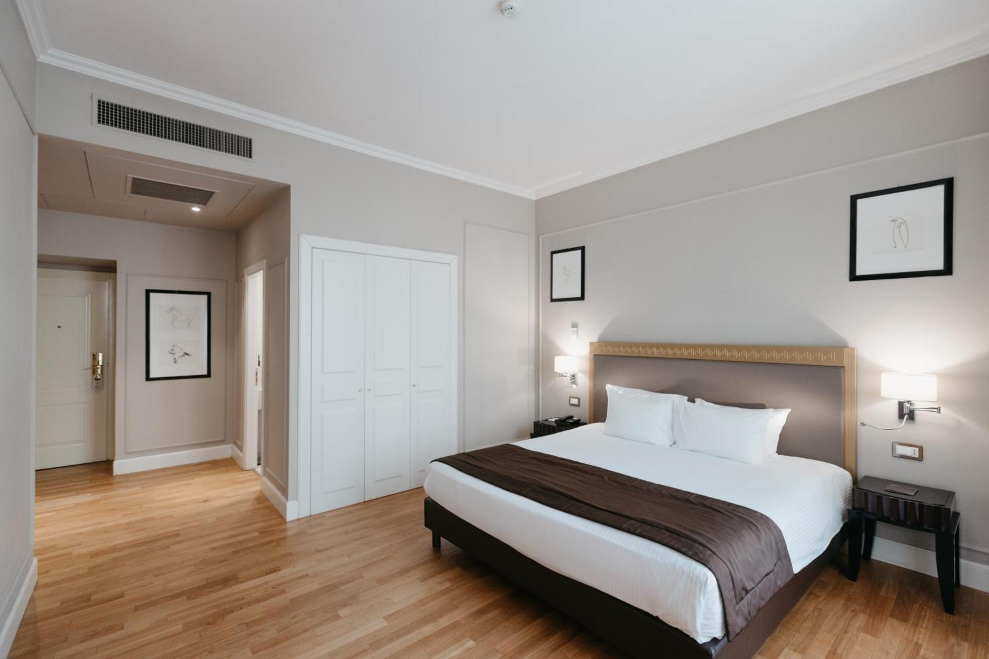 Grand Hotel Yerevan - Small Luxury Hotels Of The World Kültér fotó